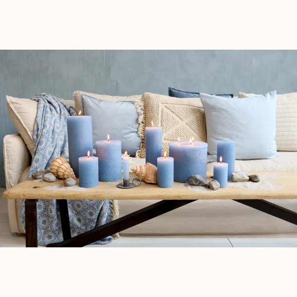 Velourpudebetr�k sky blue til stuen