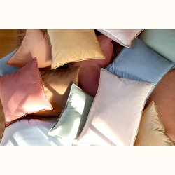 Bl�de velour puder i st�vede farver