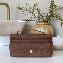 Toilettaske coffee p� badev�relsesbord