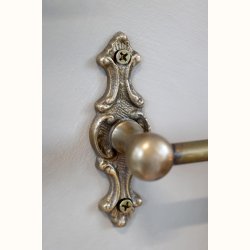 Detalje af knager�kke i antique messing med vintage look