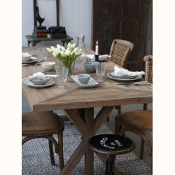 Fransk Spisebord i genbrugstr�