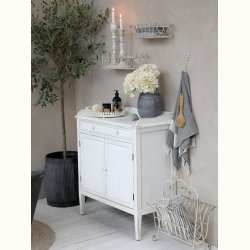 Skab m. riller 2 l�ger og 1 skuffe