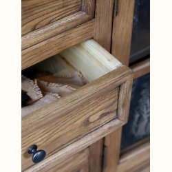 Marseille Vitrine m. 4 l�ger og 4 skuffer