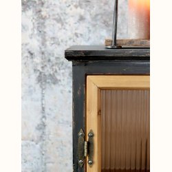 Vitrineskab m. 4 hylder og rillede glasl�ger