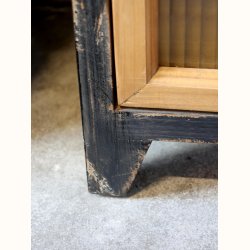 Vitrineskab m. 4 hylder og rillede glasl�ger