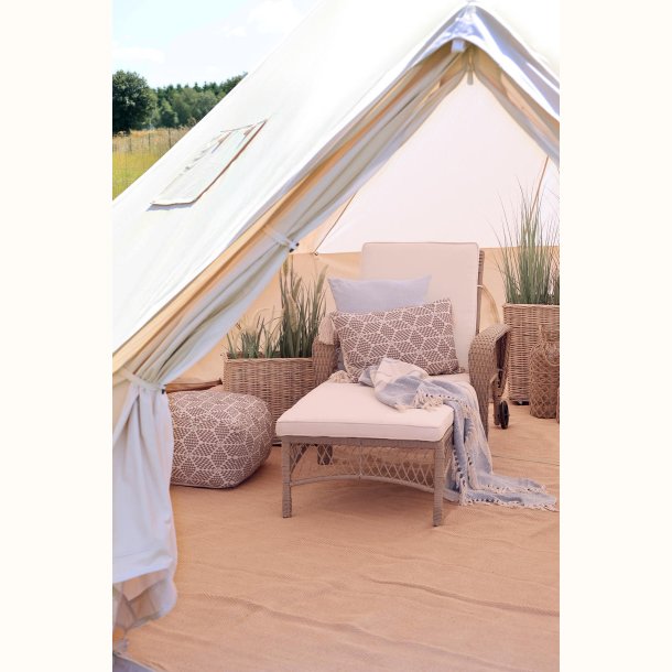 solvogn i flet under telt milj�