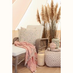 solvogn med puder og plaid detalje