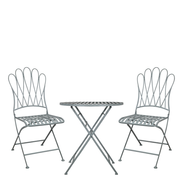 caf�s�t i jern med bord og to stole i lysebl�