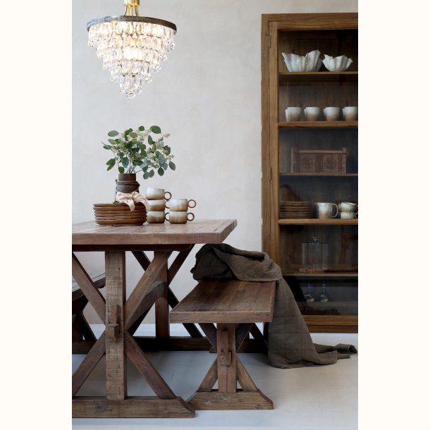 Grimaud b�nk i stue med vintage m�bler og boliginteri�r