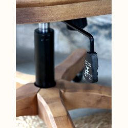 justerbart stel under kontorstol med drejefunktion