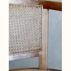 detalje af flettet ryg p� kontorstol i naturmaterialer