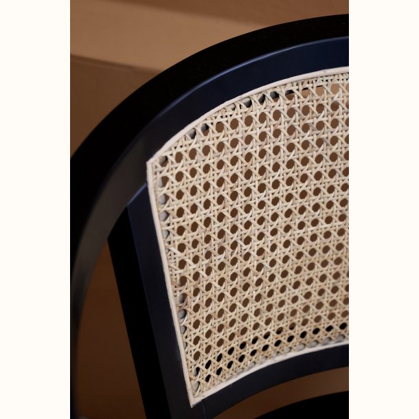 detalje af flettet ryg i rattan p� kontorstol