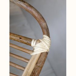 detalje af arml�n i natur rattan h�ngestol