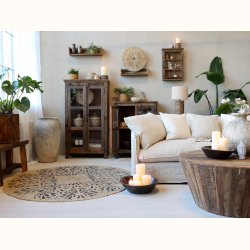 Rustik hylde i vintage stue med m�bler