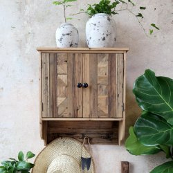 Skab til v�g m. 2 l�ger