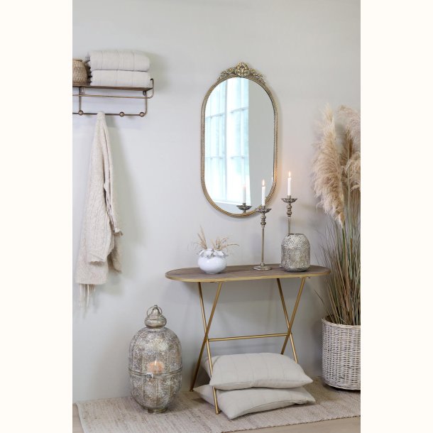 Konsolbord i nordisk indretning med antique messing finish