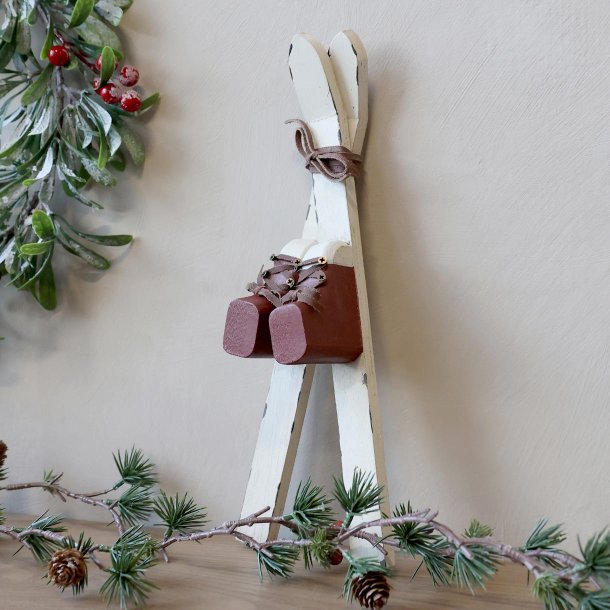 Dekoski med st�vler ved julekrans