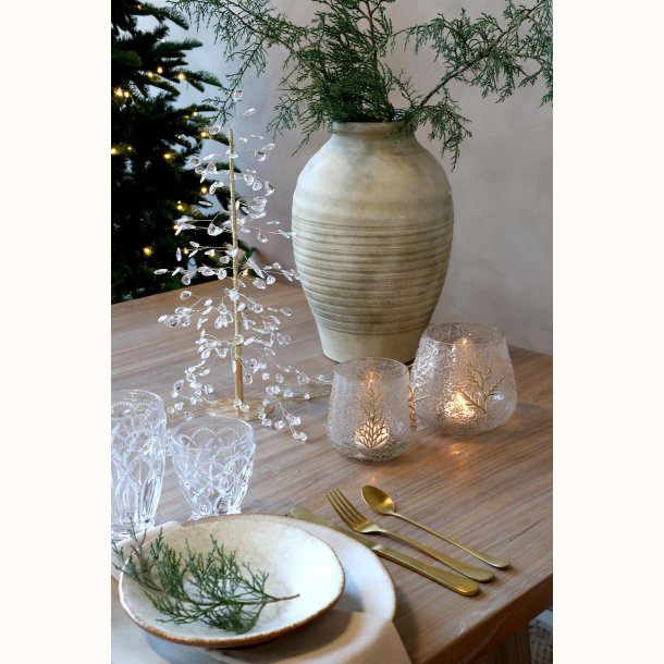 Juletr� med guldtr�d ved vase og kuvert