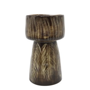 Coffee farvet vase med bladmotiv i stent�j
