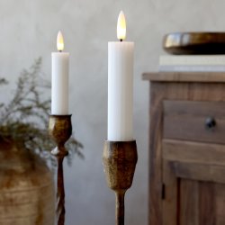 Hvide LED-bedelys Cenon i lysestager