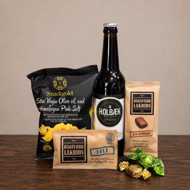 Indhold i gavepose med �l, chips, lakrids og chokolade