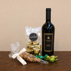 Gavepose 199 nr. 2 med r�dvin, tr�fler, chokolade og lakridskugler med chokolade flot indpakket
