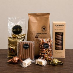 Gavepose 249 nr. 2 med kaffe, tr�fler, bolcher, macarons og chokolade flot indpakket