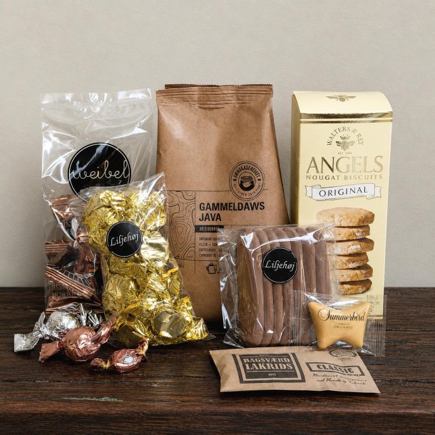 Indhold i gavepose 299 nr. 3 fra Liljeh�j med kaffe, Angels nougatkiks, chokolade, Bagsv�rd Lakrids, Summerbird og guldkarameler